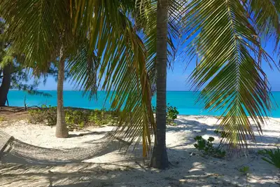 Image de Escape to Paradise, 2 personne Kayak et 2 Paddle Boards inclus!