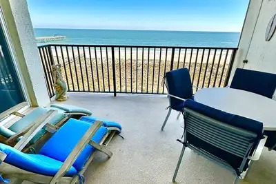 Image de Ocean Front Amelia Island, piscine en bord de mer, -20% sur les lunettes de soleil chez Eye Envy