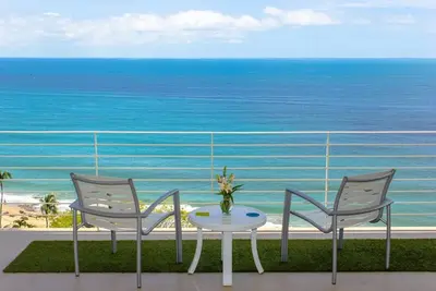 Image de Vue imprenable sur l'océan dans la zone romantique / Amapas 353 (1Br / 2Ba)
