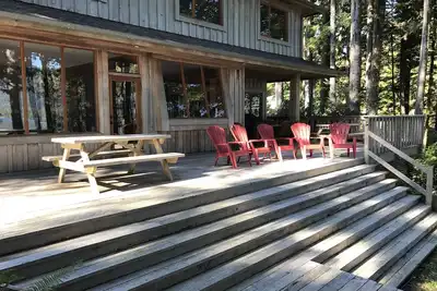 Image de Luxueux Oceanfront Custom Home, entièrement sous licence et de belles vues de Meares est!