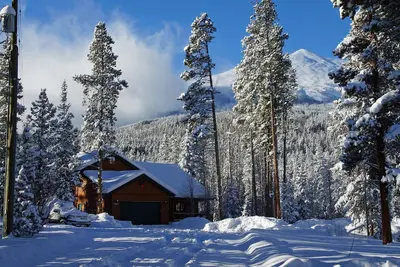 Image de Retraite spacieuse - bain à remous, table de billard, vue sur le ski, à côté de la forêt nationale
