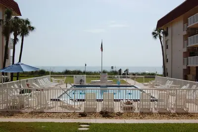 Image de Belle Oceanfront Condominium