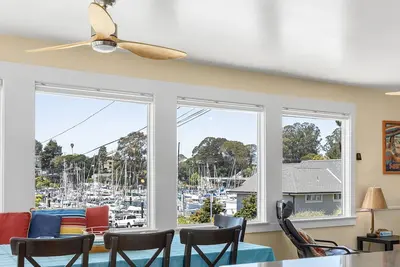 Image de Snug Harbour dans le port de Santa Cruz