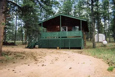 Image de Bigfoot Trail Cabin-privé et confortable avec bain à remous - Dog Friendly