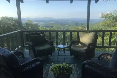 Image de \"'Quelle vue\"! Belle Blue Ridge juste de la promenade