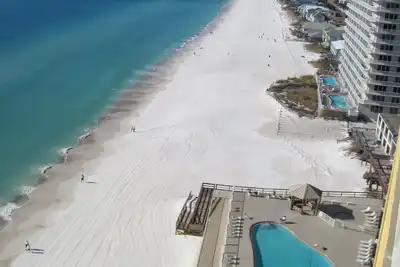 Image de Service de plage gratuit à 2 Br Gulf-Front Condo 1503 - Tarifs réduits! !
