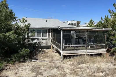 Image de Rénové Oceanfront Maison sur la plage privée