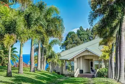 Image de Hale Luana (Big Island) - Grande et jolie maison de plantation idéale pour les couples ou les réunions de famille