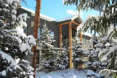 Image de Disponibilité vacances! Lux Home / Cuisine gastronomique / Walk 2 Town & Ascenseurs / Nouveau spa