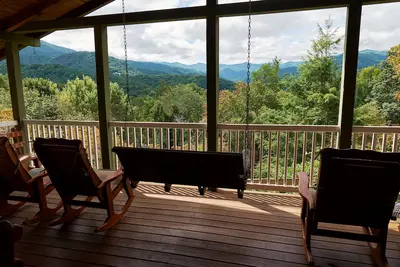Image de Quaint Mountain Cottage-Breath Taking Views-1. 5 Miles Au Centre-Ville De Waynesville!