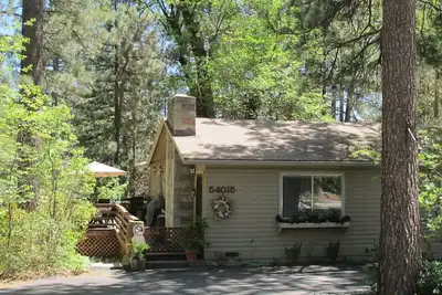 Image de Home Away From Home En Idyllwild -Courte Ă pied de village et des sentiers