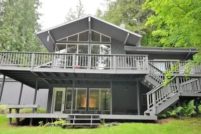 Image de Friend Escape, Hot Tub, Wifi, Outdoor Firepit, Bbq