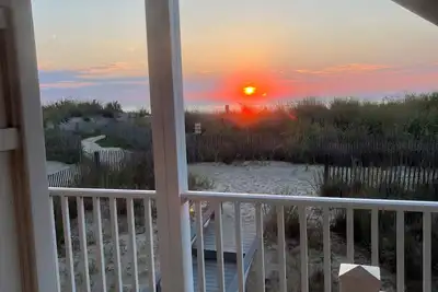 Image de Condo pittoresque Oceanfront, sur la plage!