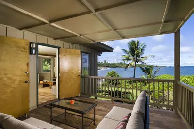 Image de Hana Kai Maui - Oceanfront \"Keanini\" (Unité 3 #) 100' De Le bord le eau