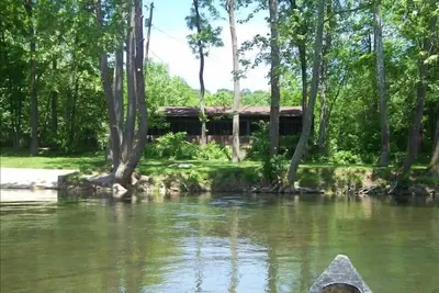 Image de Lazy River Cabins-- Un rêve à la mi-rivière - Une cabine sur la rivière Shenandoah.
