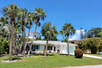 Image de Tropical Pool Paradise, emplacement parfait - à pied de la plage avec piscine privée chauffée