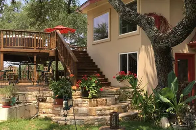 Image de Vue sur le lac avec piscine || Géologue Dream Home