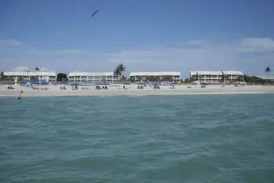 Image de Beach / Gulf Front 2 Bed 2 Bath Loft Unit Top Two Floors South Seas Two Kings