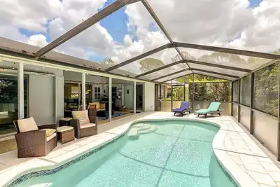 Image de Southgate: Belle villa rénovée avec piscine et 3 chambres à coucher, à 5 miles de Siesta Key