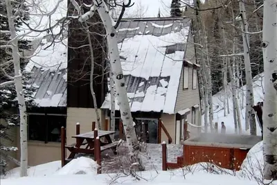 Image de Maison de montagne spacieuse à moins de 1 mille de Brighton et de la solitude. WiFi et AppleTV