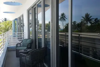 Image de Suite 1br Oceanfront Condo avec vues et piscine sur le toit - Ocean Drive - South Beach