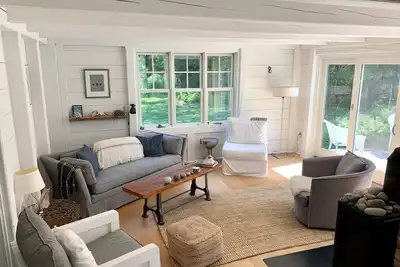 Image de Maine Waterfront- rustique-moderne de style scandinave Cottage. Privé et calme!