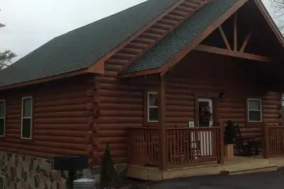 Image de Cabine 8 personnes avec 2 suites King, théâtre / bain à remous / table de billard, petit chien!