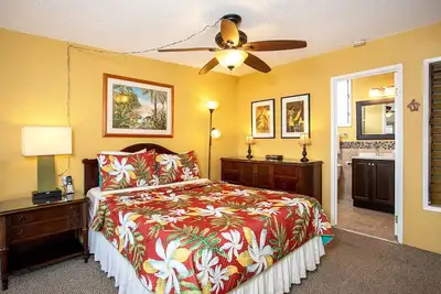 Image de Belle vue sur l'océan! Étapes vers la plage! Venez profiter de notre maison 2 lits / 2 bains!