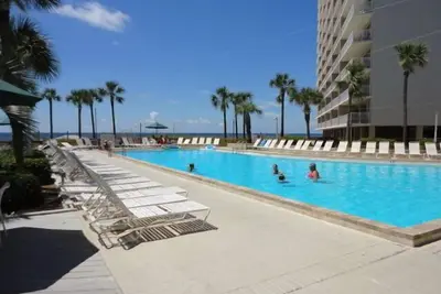 Image de Entièrement rénové, familial, Condo, sur la plage pour 10 personnes