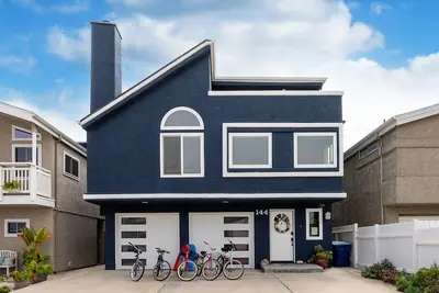 Image de Mark's @ Silverstrand Beach House - Maison de vacances de 3 étages.