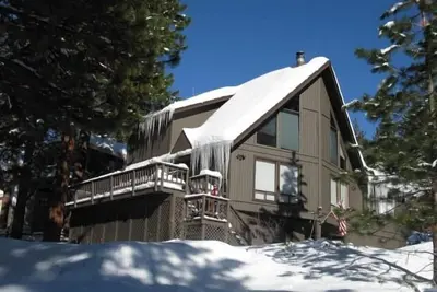 Image de Best Value Ă Incline Village! Mountain Home, Peeks of Lake, Espace ouvert