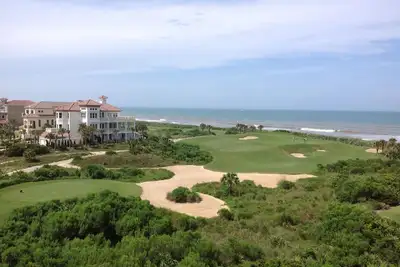 Image de Vue spectaculaire sur l'océan / terrain de golf dans la communauté balnéaire de Cinnamon Beach
