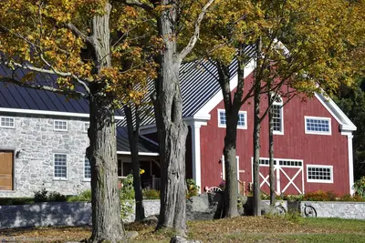 Image de Unforgettably Vermont Timber Cadre Lodge