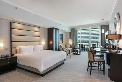Image de Nouvellement rénové Hôtel Fontainebleau Junior Suite-Ocean & Pool Views! Spa & valet gratuit!