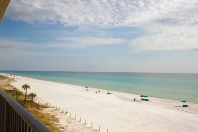 Image de Condo de luxe, calme sur la plage à Seachase, près de Pier Park, configuration gratuite de la plage