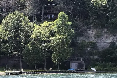 Image de Cottage isolé Seneca Lake donnant sur le lac