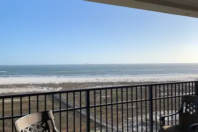Condo de luxe sur l'île de vacances en bord de mer. Dernier étage!