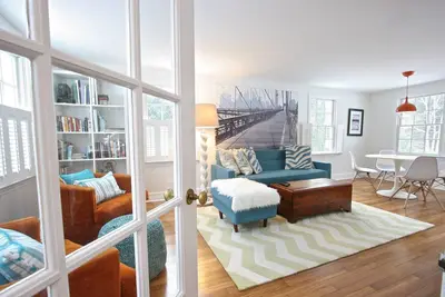 Image de RÉNOVÉ Trois Chambres Haus à Lenox Moderne Design INTÉRIEUR.
