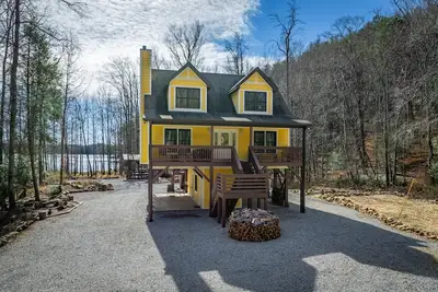Image de Maison riveraine nichée dans l'intimité boisée de Dales Creek Cove sur le lac James