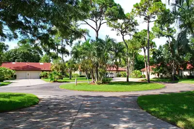 Image de SPÉCIAL Basse Saison! ! ! 2/2 Villa En Vente! ! ! 2 Br, 2 Ba, piscine chauffée et jacuzzi! !
