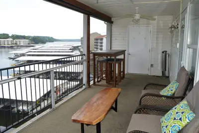 Image de 2 Br \/ 2 Ba Lakefront Lighthouse Landing Condo avec Wifi