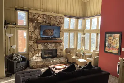 Image de 3 chambres + loft, près du village et du Canyon Lodge