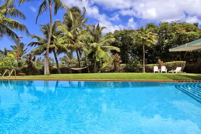Image de Piscine et court de tennis privé - vue sur les montagnes et l'océan St0wk 2013/000 05847690