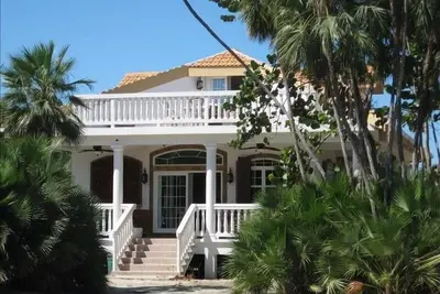 Image de Maison de plage de luxe avec bateau gratuit et maison d'hôtes