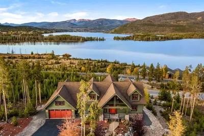 Image de 5 étoiles - Executive Lakeview Vacation Rental pour ceux qui veulent le meilleur!