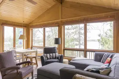 Image de Évadez-vous dans cette charmante cabane privée au nord donnant sur le lac 8th Crow Wing