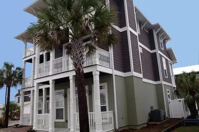 Image de Prêt pour 2019 Luxury Beach House: 3 très grands lits, couchettes, piscine privée chauffée