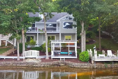 Image de Luxueux, expérience 5 étoiles, Lakefront Home on Horseshoe Bend