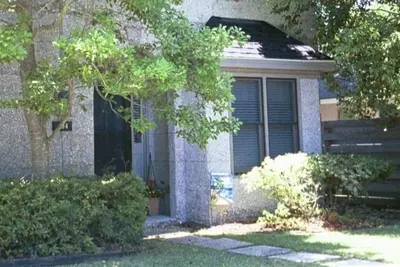 Image de Joliment décoré 2 Bd \/ 2. 5 Ba Condo Btwn K & P et le Village