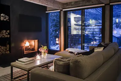 Image de Magnifique condo au bord de la rivière à Aspen Core